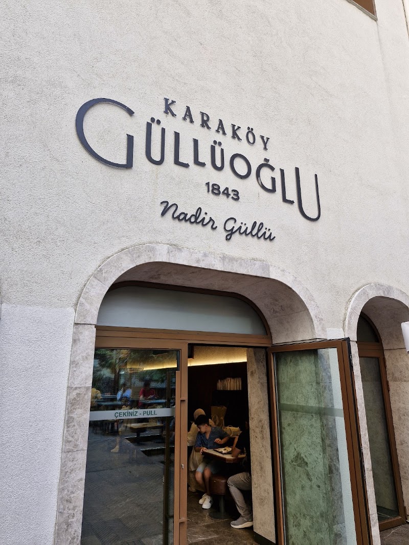 Karaköy Güllüoğlu Yönetim Binası - Karaköy Güllüoğlu Yönetim Binası, Kemankeş Karamustafa Paşa, Mumhane Cd. No:63, 34425 Beyoğlu/İstanbul, Türkiye