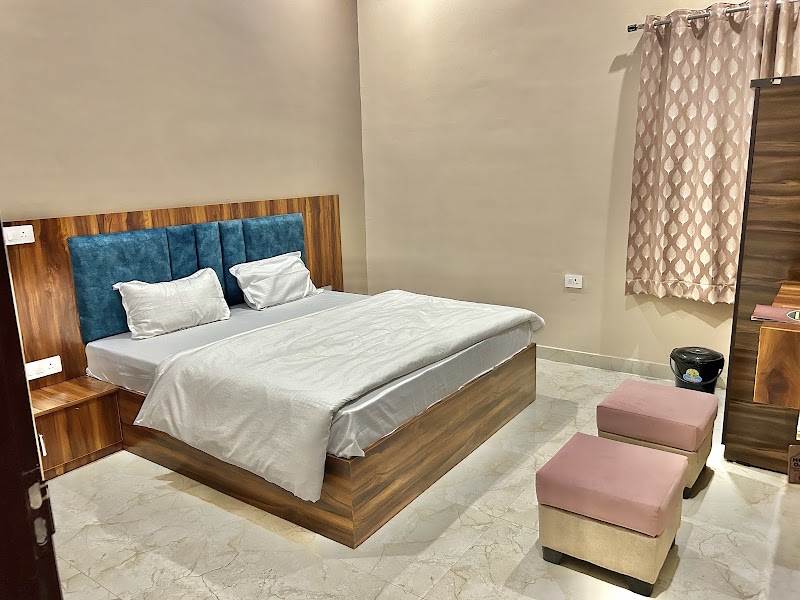 Hotel Oasis - Hotel Oasis 2QW5+J4H, Jaipur, Rajasthan 302048, India