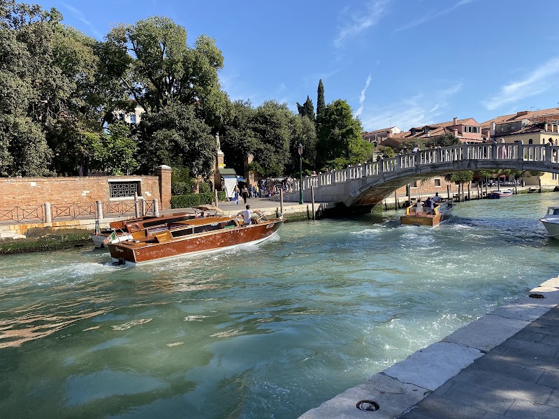 Ponte dei Tre Archi - Ponte dei Tre Archi Fondamenta Cannaregio, 30121 Venezia VE, Italy