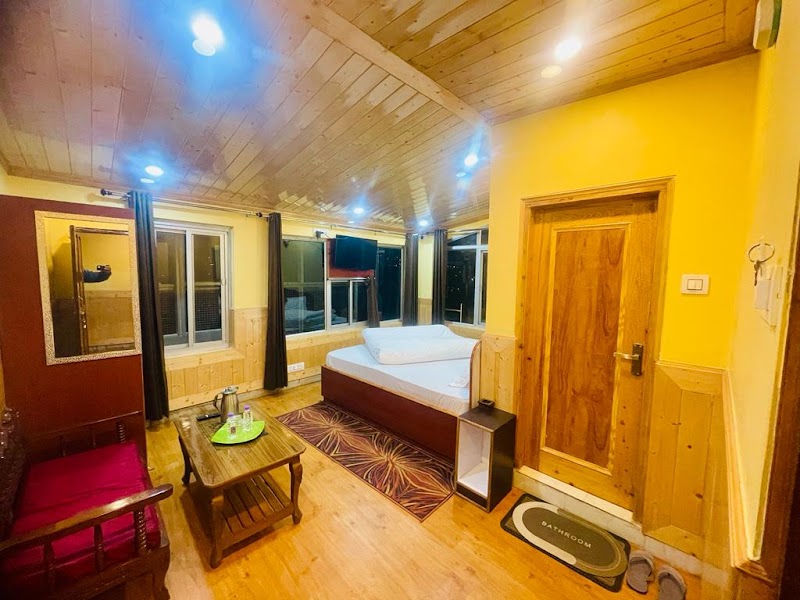 Silver Cedar Homestay - Silver Cedar Homestay Silver Cedar Homestay Sharma Niwas Timber House, near Yes Bank, Milsington Estate, Shimla, Himachal Pradesh 171001, India