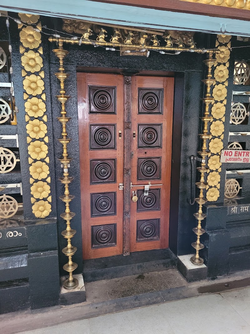 Ernakulam Siva Temple Vadake Nada - Ernakulam Siva Temple Vadake Nada, X79J+PXC, Government Press Rd, Marine Drive, Ernakulam, Kochi, Kerala 682011, India