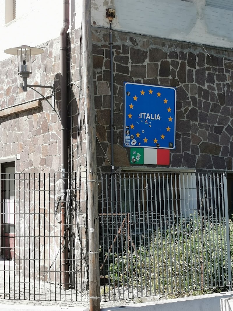 Boundary Stone Italy-Austria - Boundary Stone Italy-Austria, Brennerpass, 39051 Brennero BZ, Italy