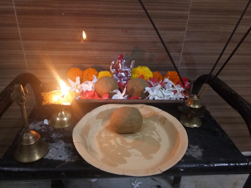 Hotel Raghuvanshi Gujrati Bhojanalay - Hotel Raghuvanshi Gujrati Bhojanalay Shiv Murthy Galli, Jassa Ram Rd, near Railway Station, Sharvan Nath Nagar, Haridwar, Uttarakhand 249401, India