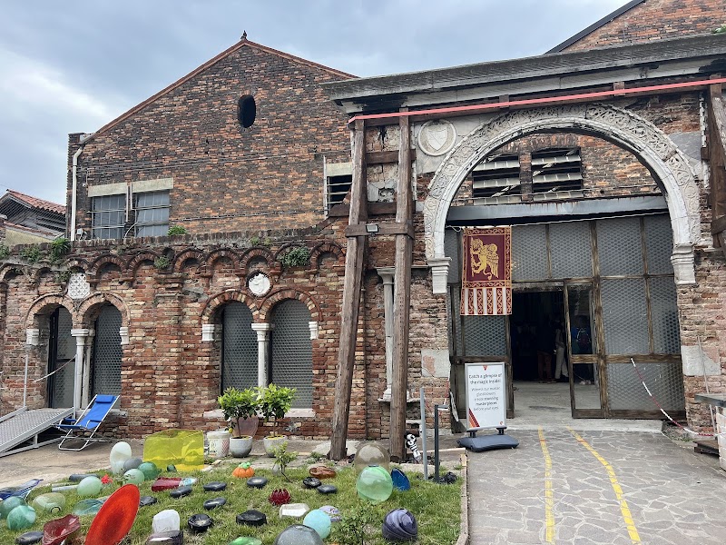 Wave Murano Glass Srl - Factory, Experiences & Curated Tours - Wave Murano Glass Srl - Factory, Experiences & Curated Tours Fondamenta da Mula, 152, 30141 Venezia VE, Italy