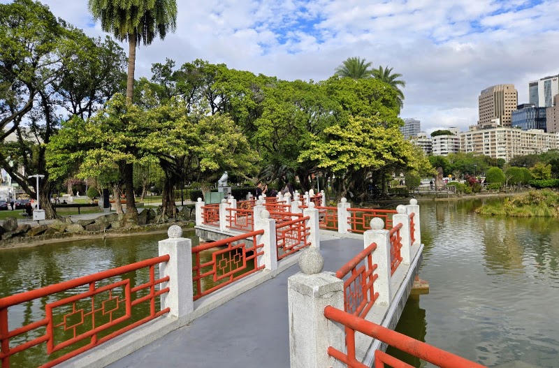 Tsuei Heng Pagoda - Tsuei Heng Pagoda No. 505號, Section 4, Ren'ai Rd, Xinglong Village, Xinyi District, Taipei City, Taiwan 110