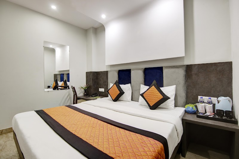 Hotel S B Inn Paharganj - Hotel S B Inn Paharganj 898 Chandi Wali Gali, Main Bazar Rd, Ratan Lal Market, Aram Bagh, Paharganj, New Delhi, Delhi 110055, India