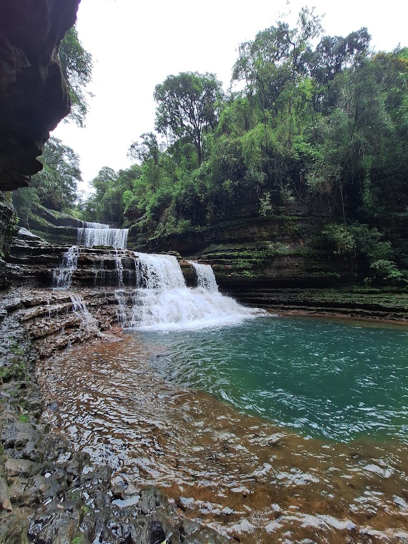 Mawsawdong Falls - Mawsawdong Falls 8PC5+QXJ, Sohra, Meghalaya 793108, India