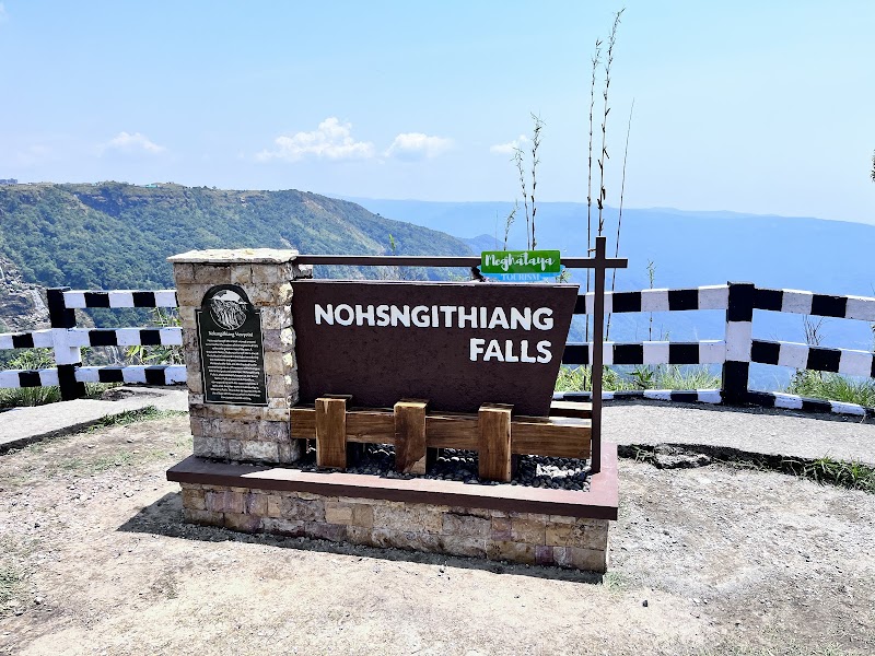 Nohsngithiang Falls View point - Nohsngithiang Falls View point, 6PQM+H2, Lad Ryngud, Meghalaya 793108, India