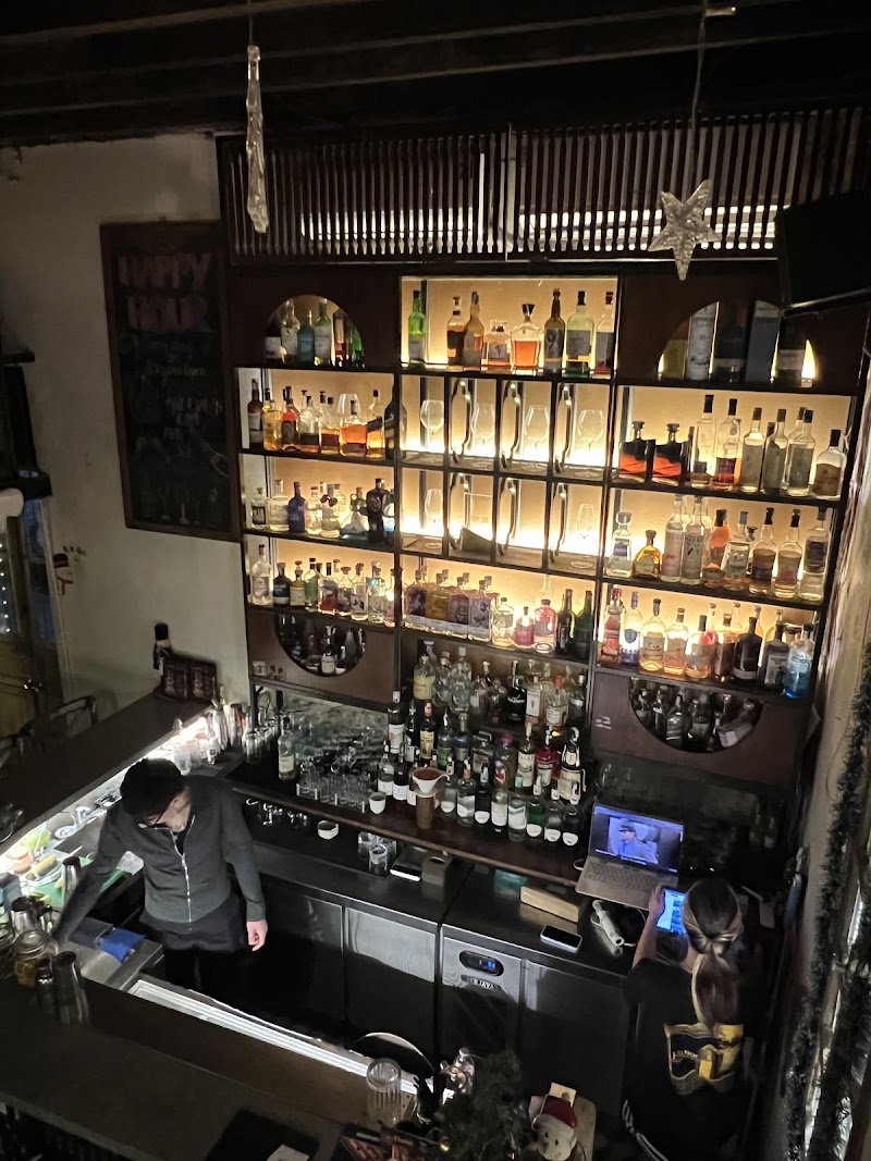 Hanoi House Cocktail Bar - Cafe - Hanoi House Cocktail Bar - Cafe 47A P. Lý Quốc Sư, Hoàn Kiếm, Hà Nội, Vietnam