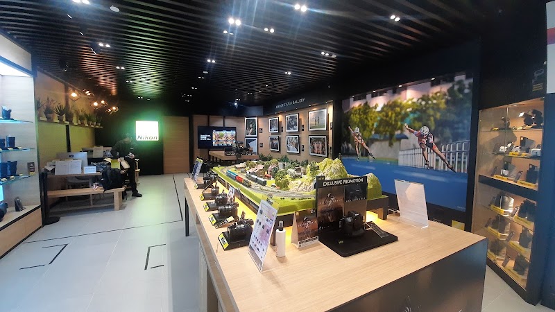 Nikon Experience Hub Singapore - Nikon Experience Hub Singapore 107 N Bridge Rd, #03-13 Funan, Singapore 179105
