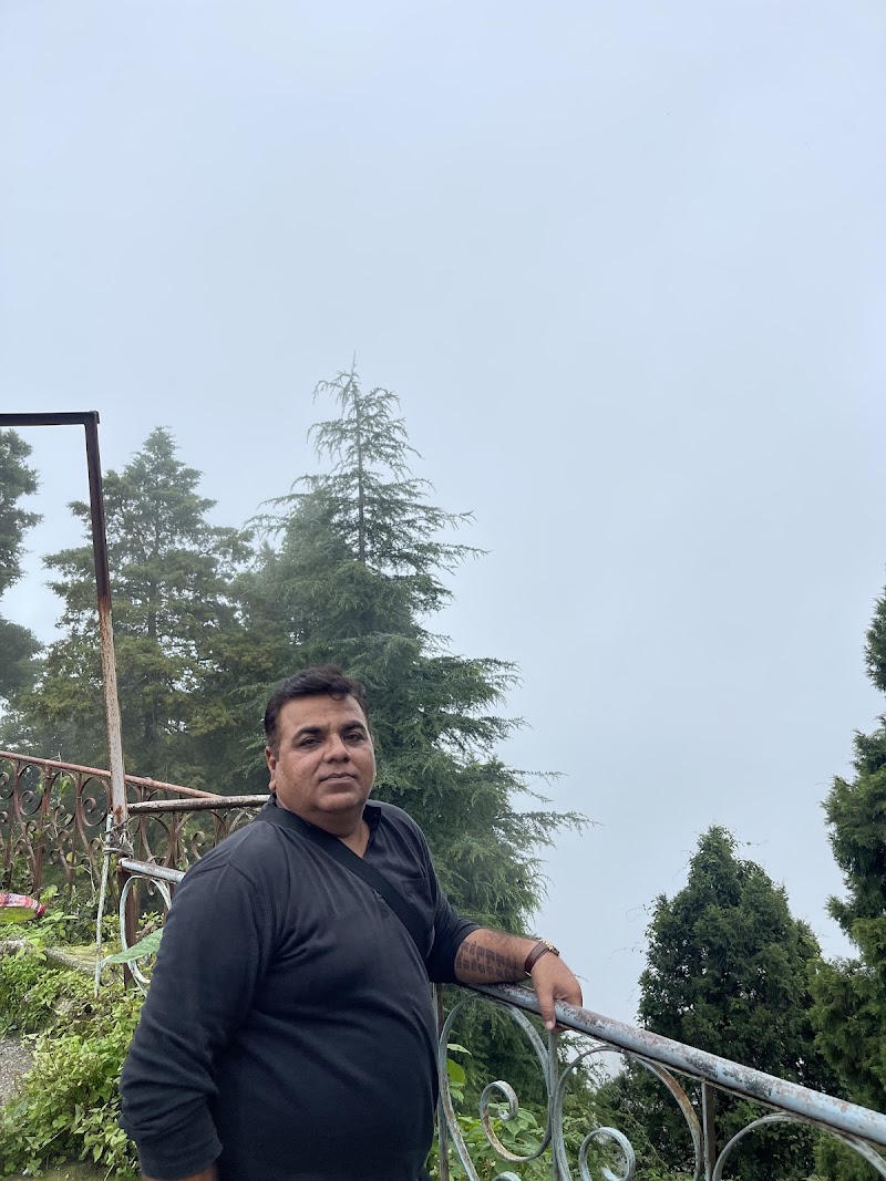 Himalaya Gun Hill Point Restaurent - Himalaya Gun Hill Point Restaurent F35F+QW3, Gunhill Rd, The Mall Road, Mussoorie, Uttarakhand 248179, India