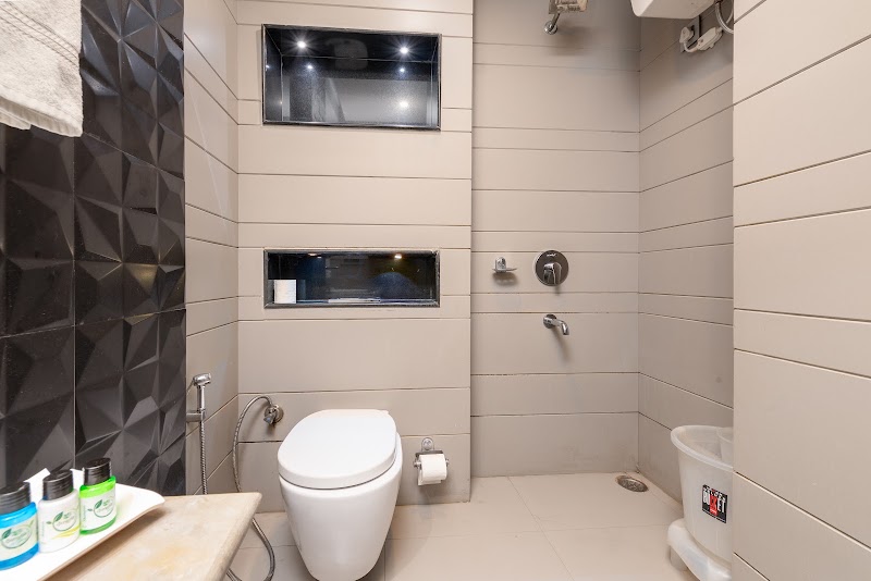 Hotel Sapling - 500 Mtr from Picture Palace - Hotel Sapling - 500 Mtr from Picture Palace Clock Tower, Civil Hospital Road, near Landour, Sapling Estate, Landour, Mussoorie, Uttarakhand 248179, India