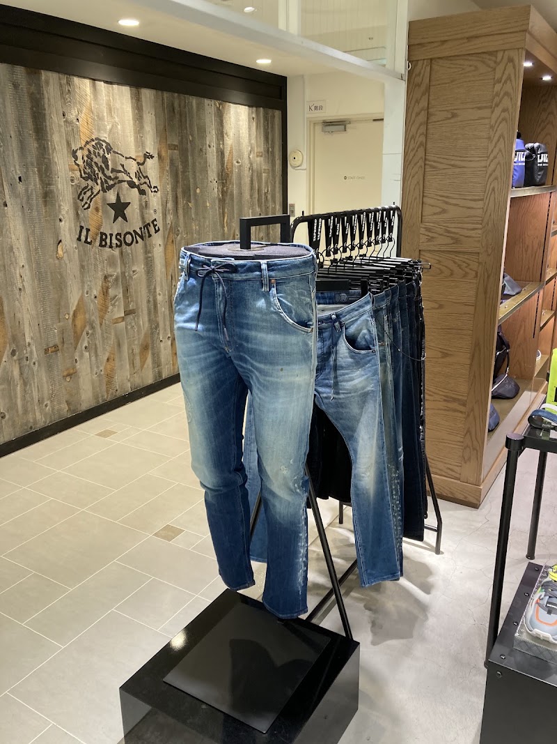 Diesel - Diesel Japan, 〒160-0022 Tokyo, Shinjuku City, Shinjuku, 3-chōme−38−１ ルミネエスト新宿 B2F