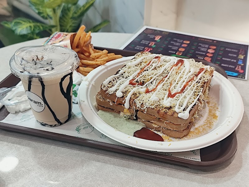 Param. Cafe - Param. Cafe, Basement, SLT Water Front, marine drive, Moulipara, Telibandha, Raipur, Chhattisgarh 492001, India