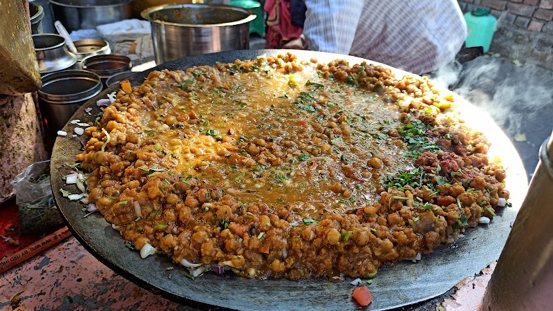 Jai shri balaji chole kulche and parathe - Jai shri balaji chole kulche and parathe Gandhi Nagar, VRQ2+3WW, Mod, Satya Vihar, Greater Kailash Colony, Vidhayak Nagar, Lalkothi, Jaipur, Jaipur Nagar Nigam Area, Rajasthan 302015, India