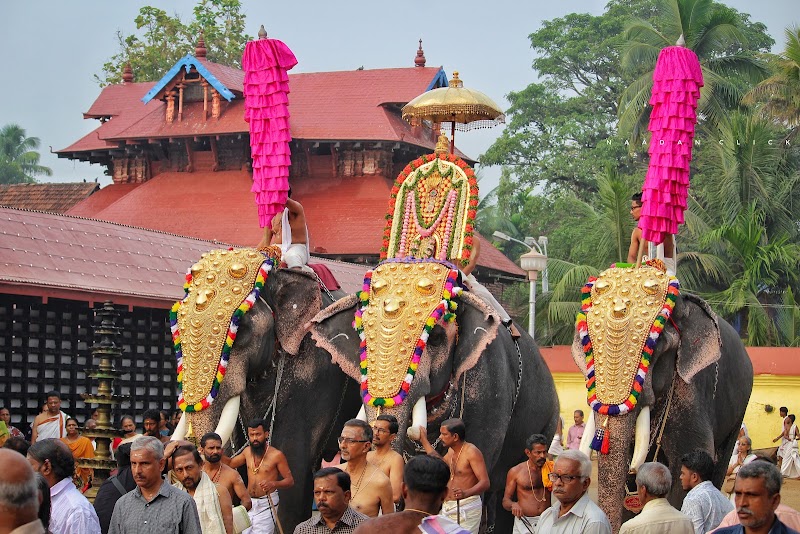 Sree Poornathrayeesa Temple Thrippunithura - Sree Poornathrayeesa Temple Thrippunithura Poornathrayeesa temple, Kottakakom, Thrippunithura, Kochi, Kerala 682301, India
