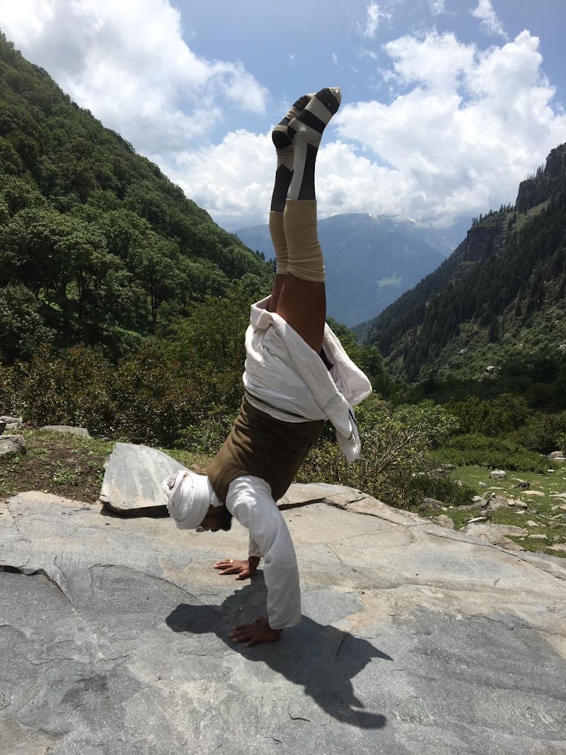 Sidharth Yoga Centre - Sidharth Yoga Centre Bangali Mansarowar ghat, Sonarpura Road, Mansarover Ghat, Bangali Tola, Varanasi, Uttar Pradesh 221001, India