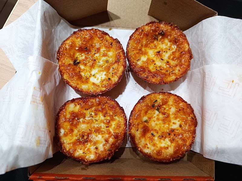 Little Caesars Pizza, Golf Course Road - Little Caesars Pizza, Golf Course Road, Unit No.15, Ground Floor, Golf Course Rd, Parsvnath Exotica, DLF Phase 5, Sector 42, Gurugram, Haryana 122011, India