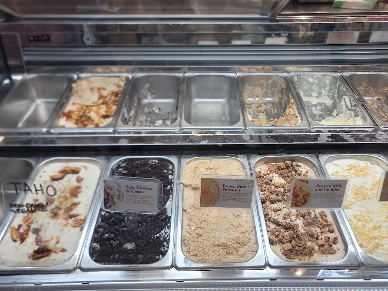 Manila Creamery One Ayala - Manila Creamery One Ayala 2nd Floor, One Ayala, East St, Makati City, Metro Manila, Philippines