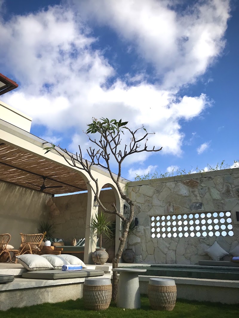 Sanata Villa, Canggu - Sanata Villa, Canggu 84VQ+R7F, Tibubeneng, Kuta Utara, Badung Regency, Bali 80361, Indonesia