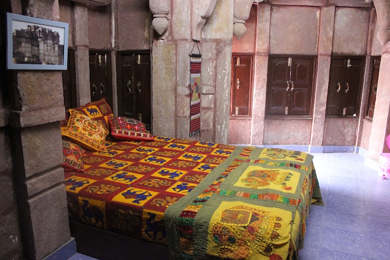 Geeta Mahal {Home Stay} - Geeta Mahal {Home Stay} mehron ka chowk, Naya bas, Sodagaran Mohalla, Jodhpur, Rajasthan 342001, India
