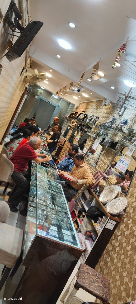 Yash jewellers - Yash jewellers near nilkanth sweets, Vivek Khand 2, Gomti Nagar, Lucknow, Uttar Pradesh 226010, India
