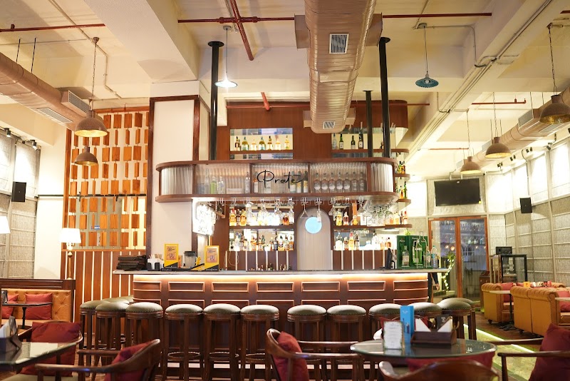 Prate Cafe - Open Terrace And Bar