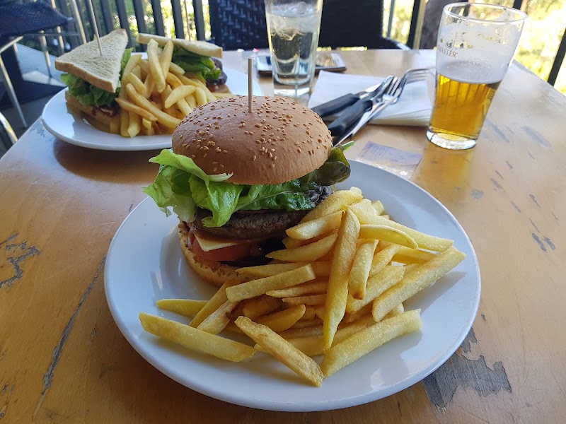 Royal Hotel - Royal Hotel 220 Macquarie Rd, Springwood NSW 2777, Australia