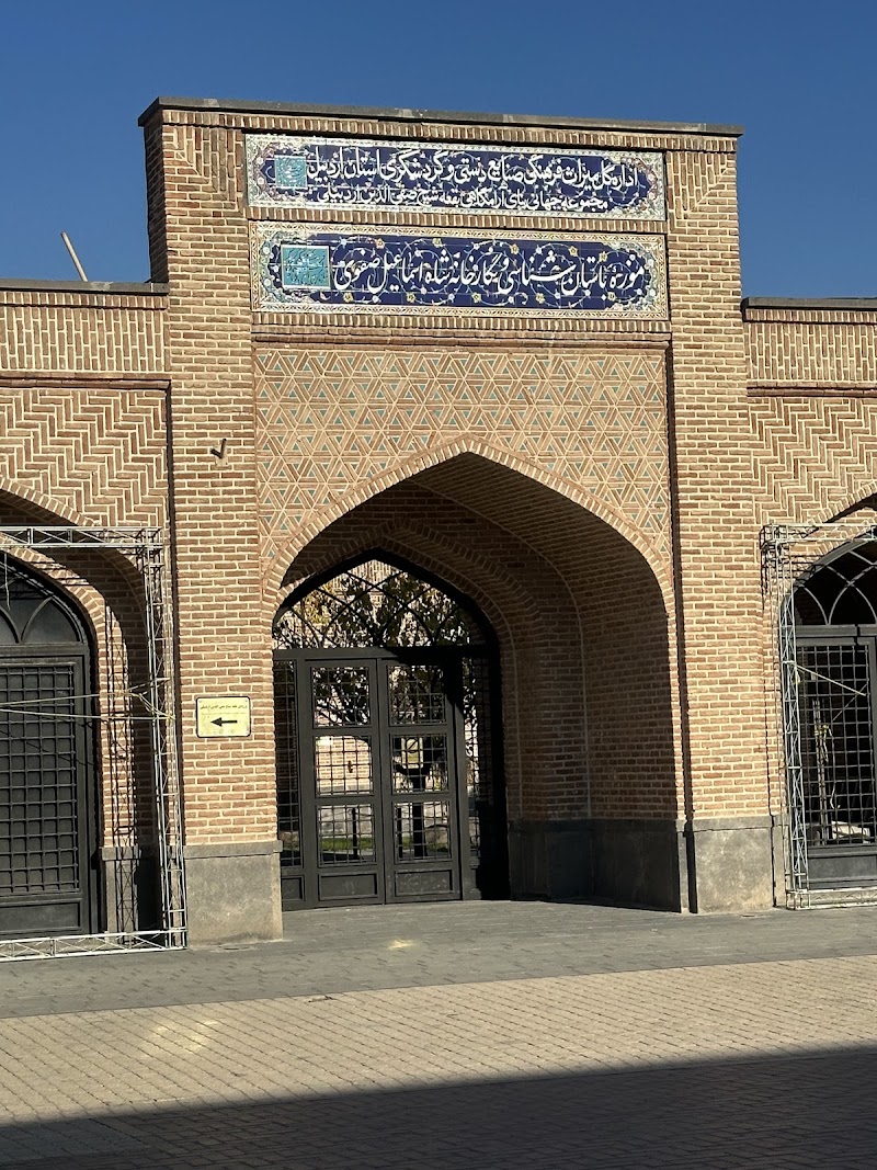 مجسمه شاه اسماعیل صفوی - مجسمه شاه اسماعیل صفوی, Ardabil, Ardabil Province, Ardabil, Sheikh safi al-din ardabili, پیاده راه شیخ صفی الدین اردبیلی (Sheykh safialdin Ardabili Plazza, 67XR+F3P, Iran