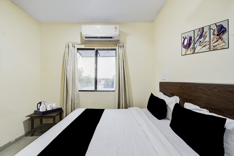 Super Collection O by OYO Abids Hyderabad Formerly Varaahi Inn - Super Collection O by OYO Abids Hyderabad Formerly Varaahi Inn D.no: 4-1-834/A/1, Abids Road, Hanuman Tekdi, Abids, Hyderabad, Telangana 500001, India