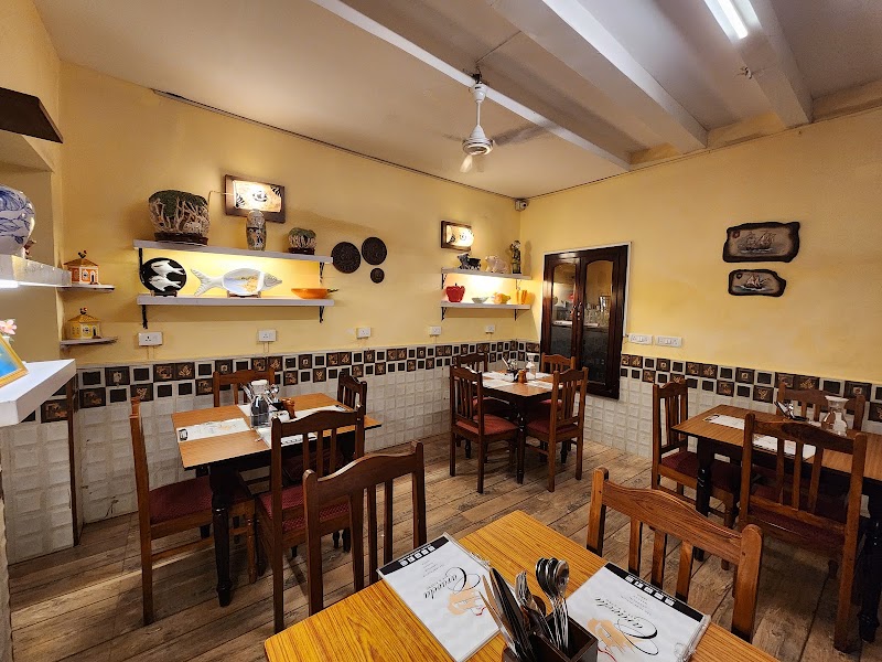 Caravela Cafe And Bistro - Caravela Cafe And Bistro 27, 31st January Road, Rua São Tomé, Near Head Post Office, Altinho, Panaji, Goa 403001, India