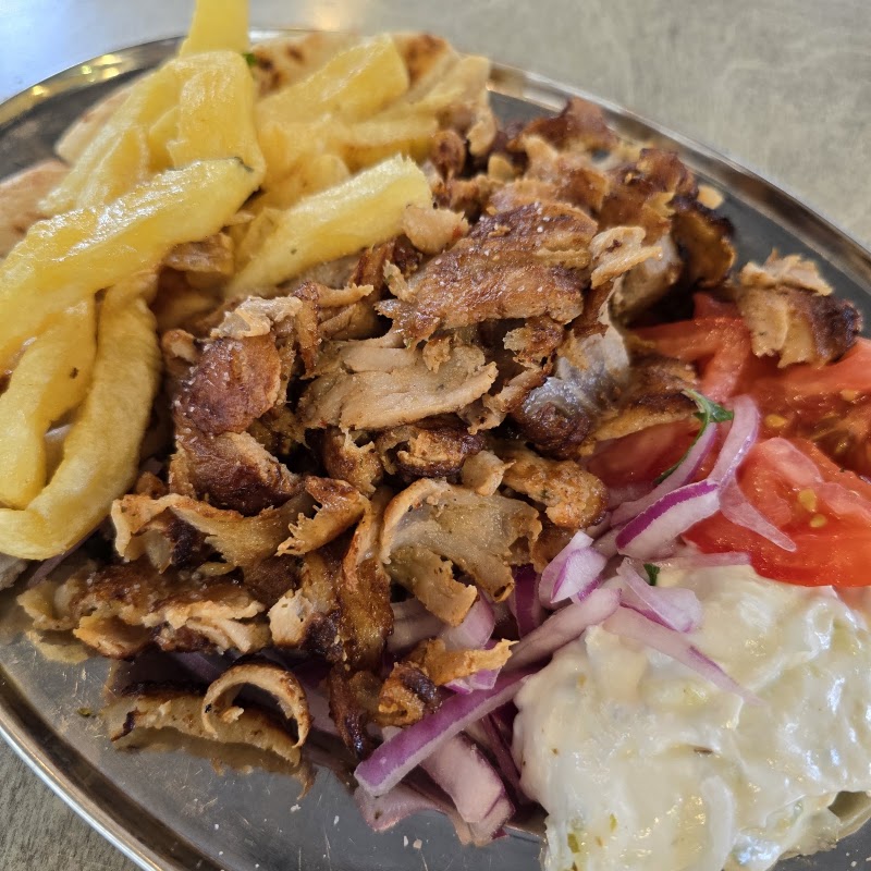 o Gyros Pou Gyrevis - o Gyros Pou Gyrevis, Athanasiou Diakou 1, Athina 117 42, Greece