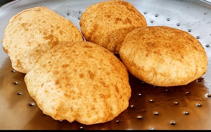 Om Chole Bhature Delhi Wale - Om Chole Bhature Delhi Wale, Shop no. 4, Vyapar Kendra Rd, next to Sai Handloom, Block C, Sushant Lok Phase I, Sector 43, Gurugram, Haryana 122009, India
