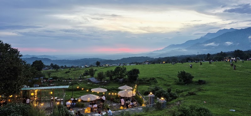Landing zone field - Landing zone field, 2PV5+2GX, Landing Road, Bir, Suja, Himachal Pradesh 176077, India