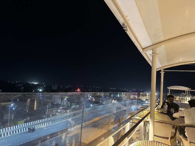 Hotel Four Season - Hotel Four Season Crystal Plaza Rahatgaon square Nagpur, road, Rahatgaon, Amravati, Maharashtra 444602, India