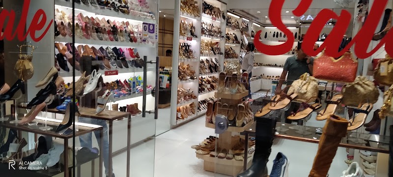 Hush Puppies, MGF Metropolitan Mall - Hush Puppies, MGF Metropolitan Mall Shop No. 65-66, First Floor, MGF Metropolitan Mall, Mehrauli-Gurgaon Rd, DLF Phase 2, Sector 25, Gurugram, Haryana 122009, India