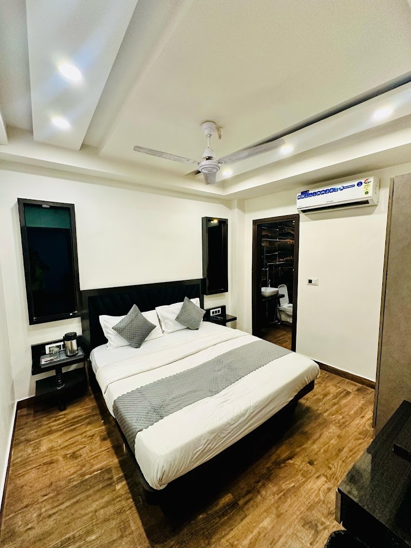 Hotel Red stone inn New Delhi - Hotel Red stone inn New Delhi 671, 6, Totti chowk, Bazar Sangatrashan, Main Bazar, Aram Bagh, Paharganj, New Delhi, Delhi 110055, India
