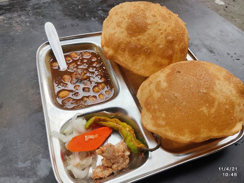 Amritsari Special Puri Channa - Amritsari Special Puri Channa Golden Temple Out Rd, Chowk Regent Cinema, Katra Sher Singh, Katra Ahluwalia, Amritsar, Punjab 143001, India