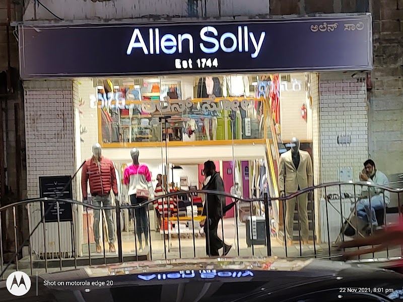 Brigade road - Brigade road, XJF4+5QP, Brigade Rd, Shanthala Nagar, Ashok Nagar, Bengaluru, Karnataka 560001, India