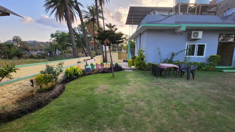 Divine Villa - Divine Villa dhunndai road, opp. akashwani kendra, near neelkanth tample, Dhundayi, Mount Abu, Rajasthan 307501, India