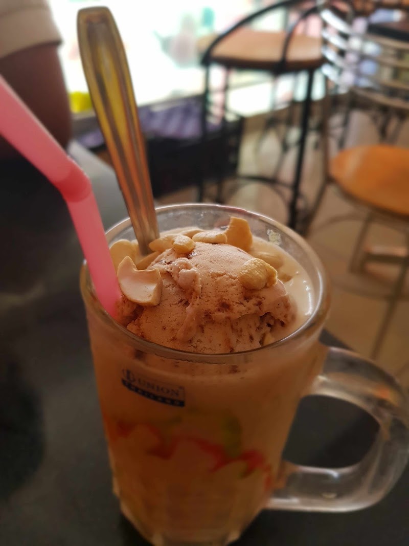 Shake Shack - Shake Shack, Palace Road, X754+H57, Gujarati Rd, Mattancherry, Kochi, Keralam 682002, India
