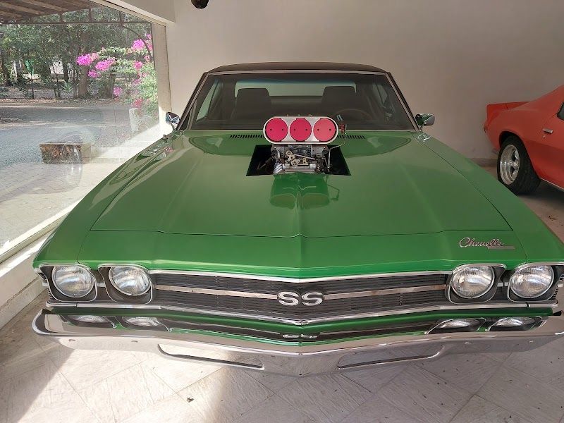 ROYAL GARAGE