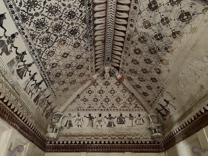 Laxmi Temple Orchha - Laxmi Temple Orchha, 9J3J+48H, MP SH 37, Orchha, Madhya Pradesh 472246, India