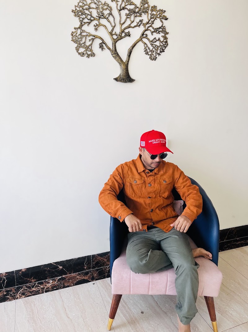 Amahi Inn - Amahi Inn Near, Signature Tower, Saini Khera Village, Sector 30, Gurugram, Haryana 122001, India