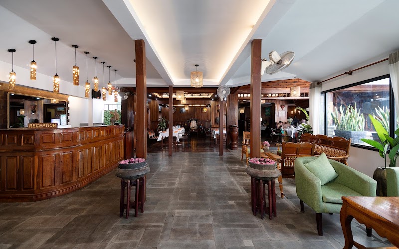 Siem Reap Center Hotel - Siem Reap Center Hotel, 9V63+PM7, Taphul Rd, Krong Siem Reap 17000, Cambodia