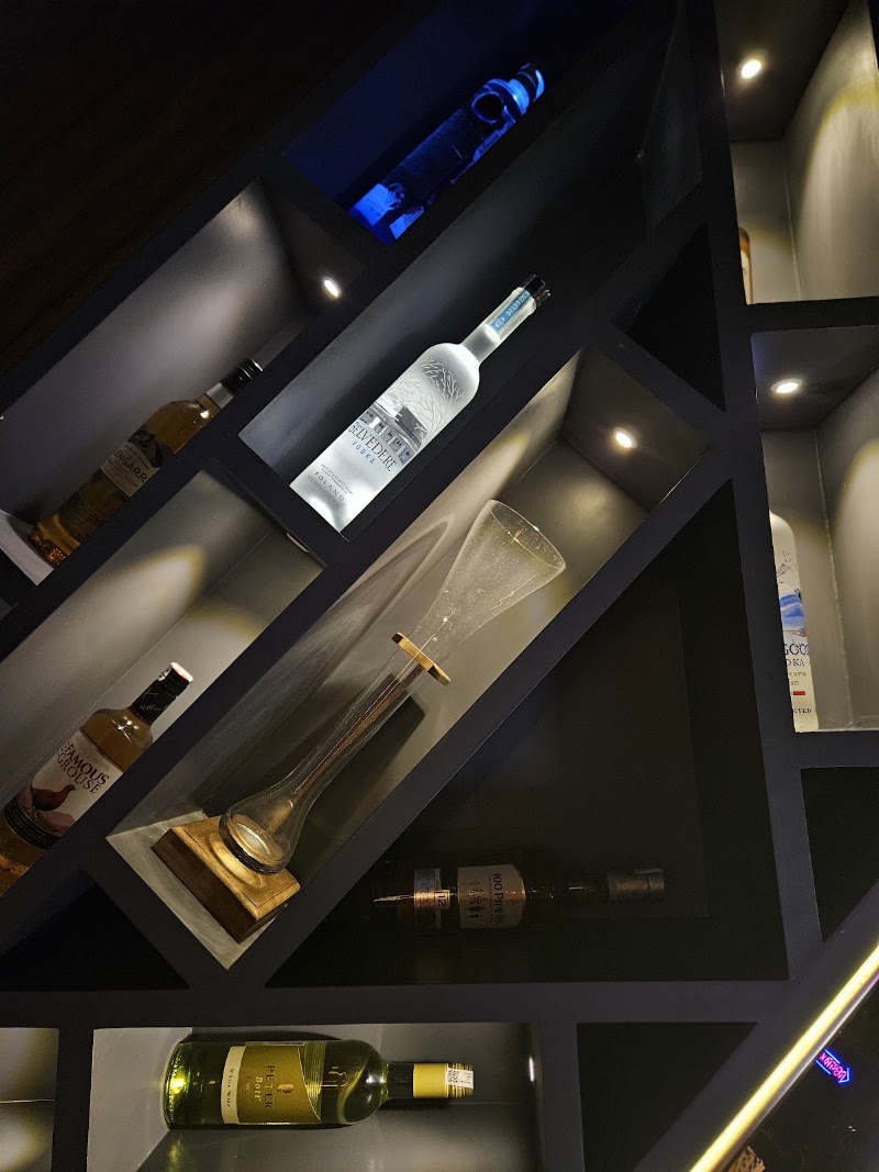 Barrel The Bar - by Hotel Harmony Inn Meerut - Barrel The Bar - by Hotel Harmony Inn Meerut 3rd Floor, Nai Sadak, Garh Rd, Janta Nagar, Ramgarhi, Meerut, Uttar Pradesh 250002, India
