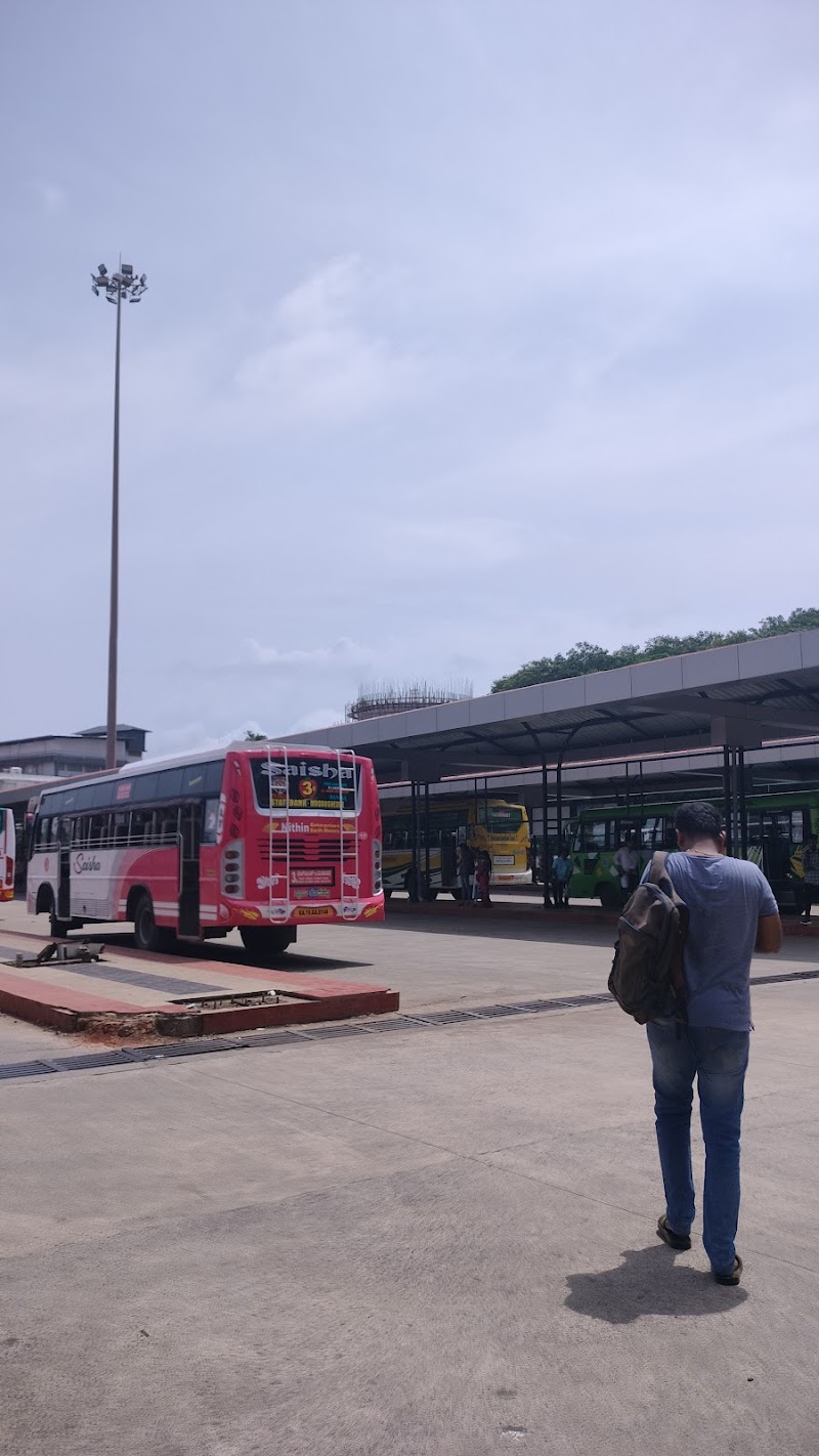 Manglore Bus Stand - Manglore Bus Stand, VRCX+XCV, Balmatta Rd, Hampankatta, Mangaluru, Karnataka 575001, India