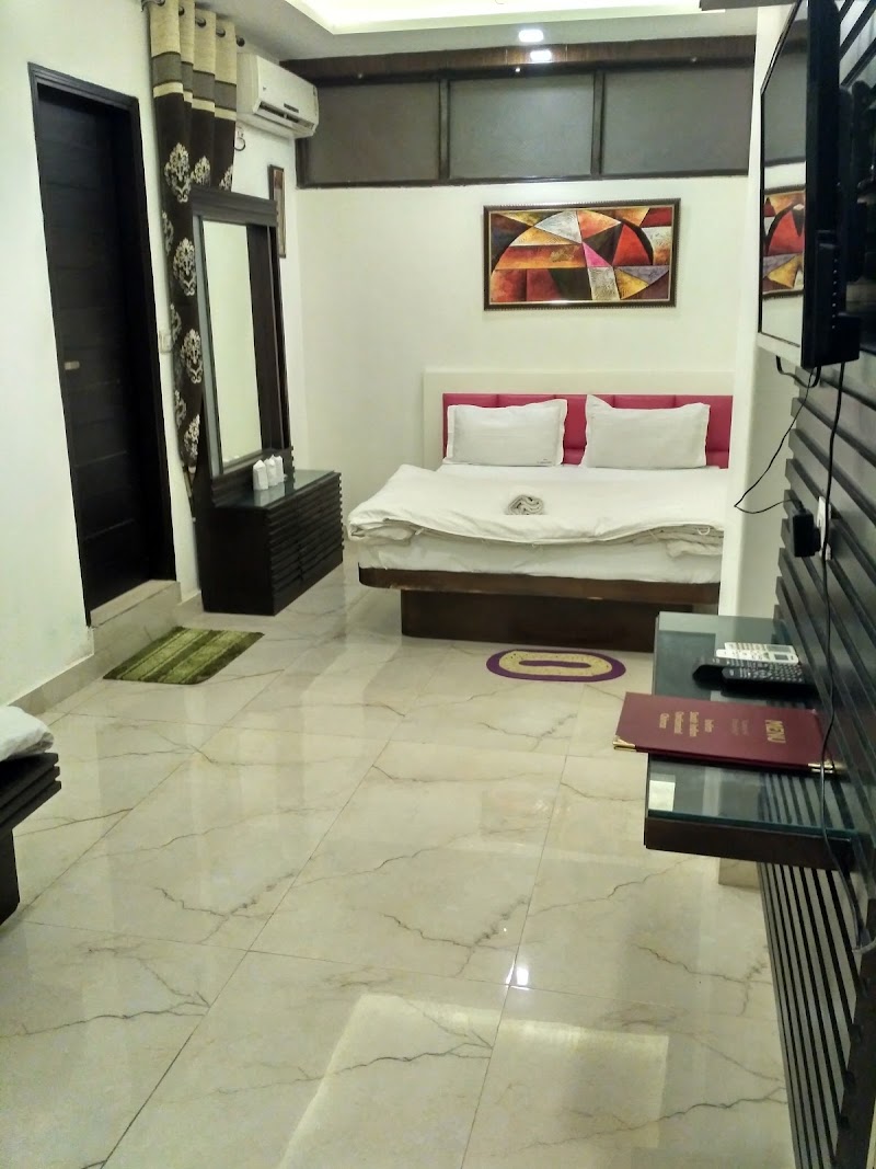 Hotel Tashkent Palace Paharganj New Delhi Railway Station - Hotel Tashkent Palace Paharganj New Delhi Railway Station 2712, Street Number 8, Bazar Sangatrashan, Chuna Mandi, Paharganj, New Delhi, Delhi 110055, India