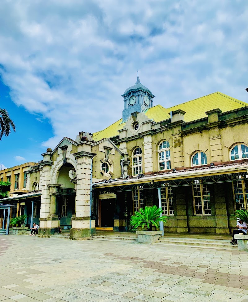 Hsinchu Train Station - Hsinchu Train Station, No. 445號, Section 2, Zhonghua Rd, Rongguang Village, East District, Hsinchu City, Taiwan 300