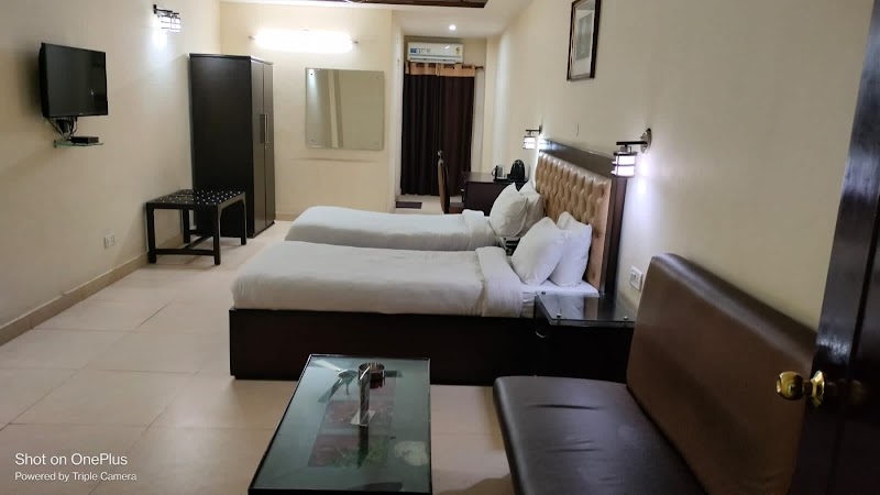 Hotel TRG - Hotel TRG 29 Gaurimal Complex, Rail Head Complex, near, Bahu Rd, Trikuta Nagar, Jammu, 180012
